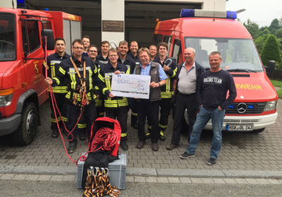 SauerlandAIR beteiligt sich an Feuerwehr Notfallausrüstung